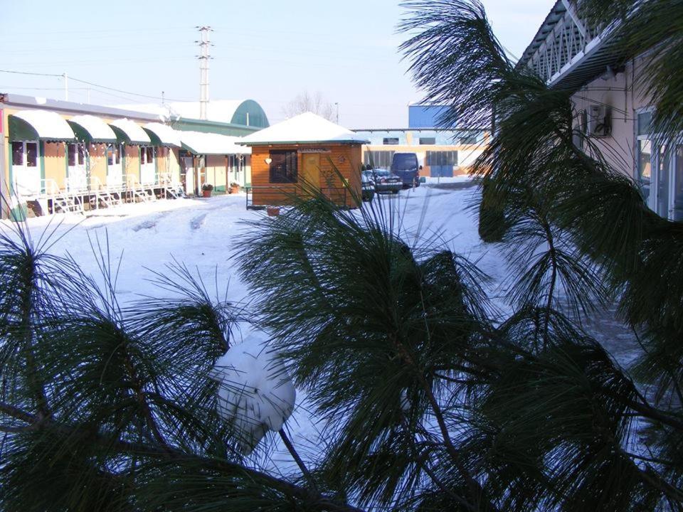Fun Rooms Sobe Prenociste Borca Екстер'єр фото