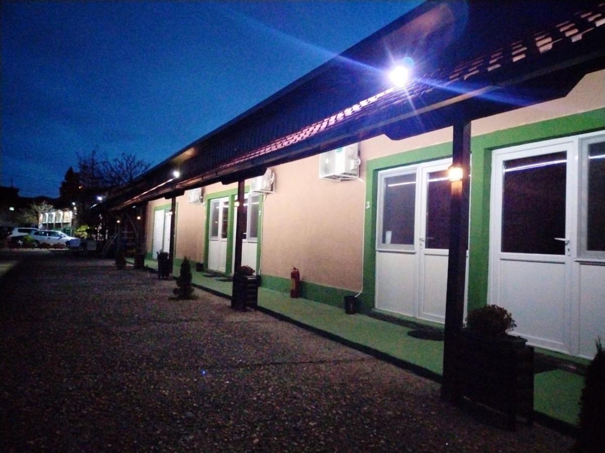 Fun Rooms Sobe Prenociste Borca Екстер'єр фото